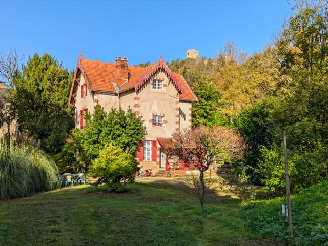 Grande Maison de maître, gîte et piscine