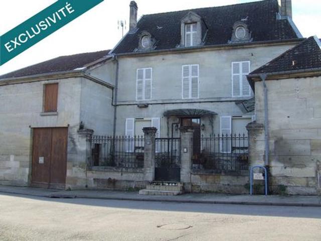 Grande maison de caractère à rénover !