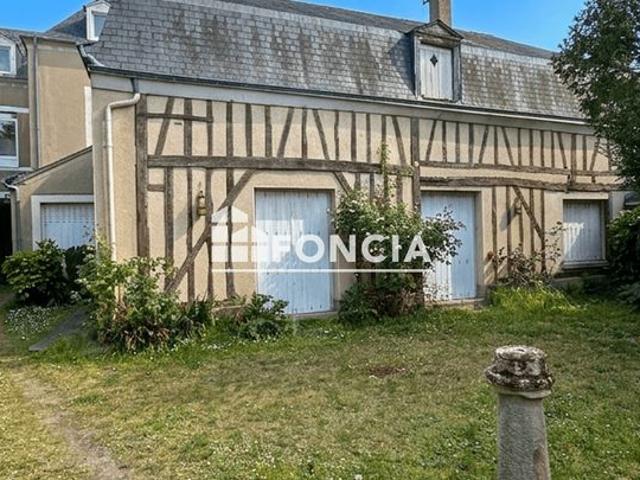 Grande maison de caractère avec jardin – À rénover – Saint Pavin / Montoise