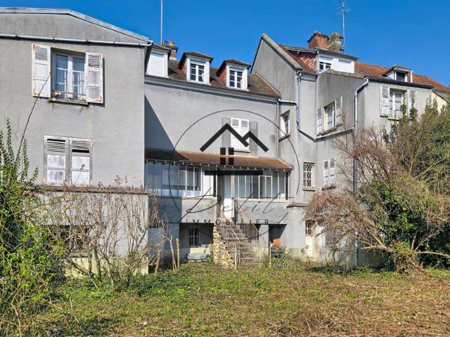 Grande maison de caractère de 200 m2 Idéale famille ou act