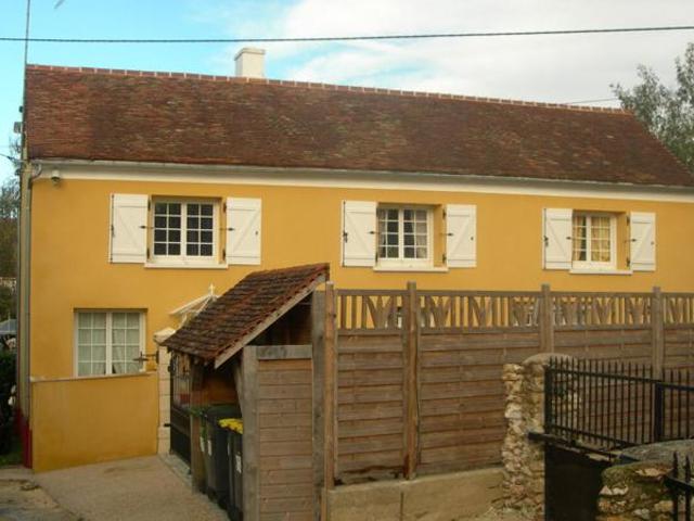 Grande maison de famille sur un joli terrain de 1500 m2 !