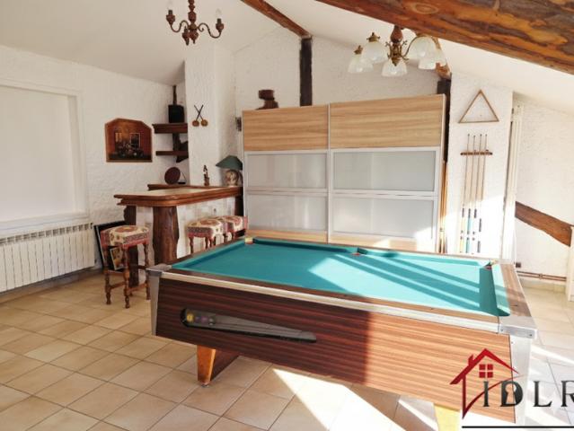 Grande Maison de Famille Rénovée 225 m2 avec Salle de Jeu