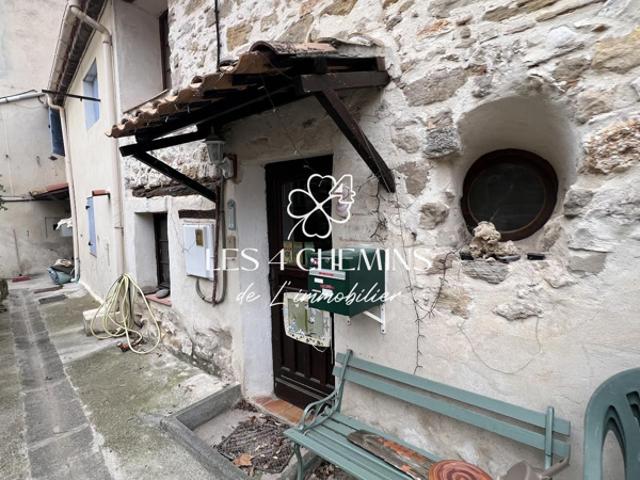 A vendre Grande maison de village à Puyloubier, 29 pièces