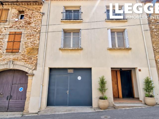 Grande maison de village avec 6 chambres, terrasse sur le toit et immense garage