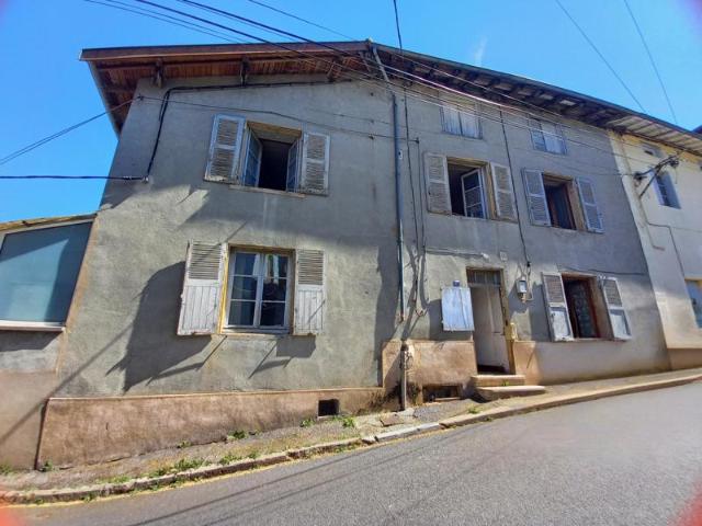 Grande maison de village avec terrain