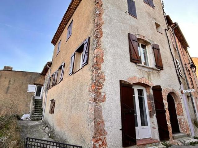 Grande maison de village avec vue