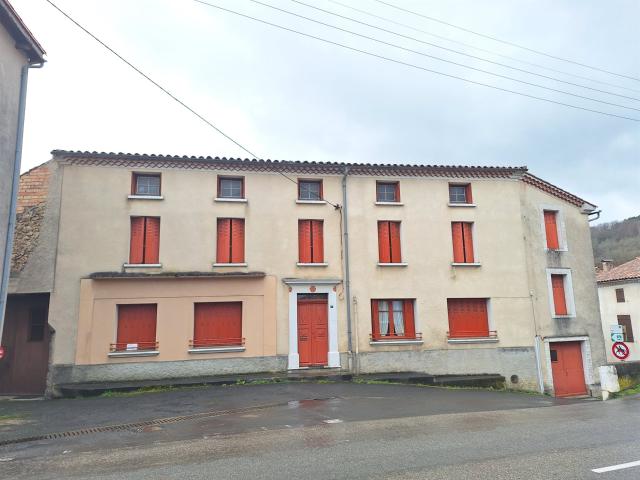 Grande Maison De Village Avec Garage 192m² Puivert