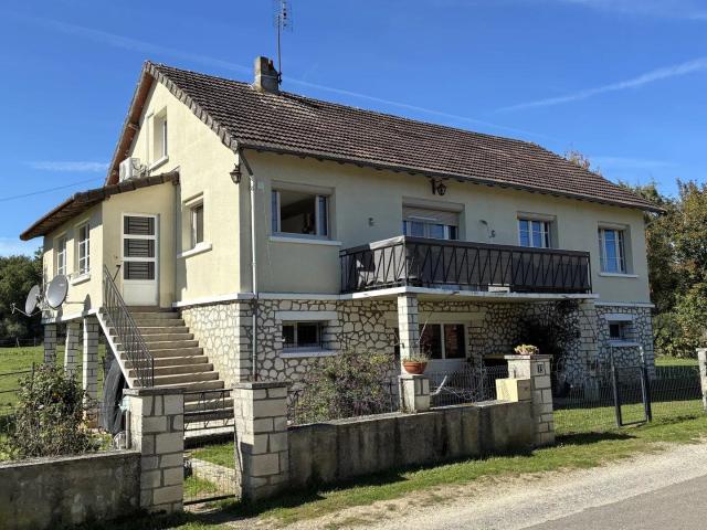 Grande maison de village sur le thème équestre 169m² Mérigny