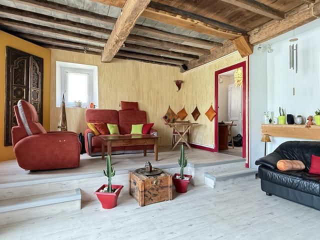 Grande maison de village rénovée avec dépendance et jardin