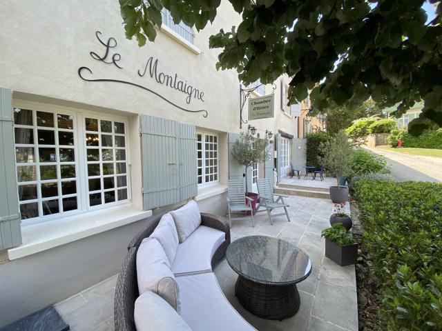 Grande maison de ville avec 5 chambres, 5 salles de bains, s. 265m² Saint Laurent des Bâtons