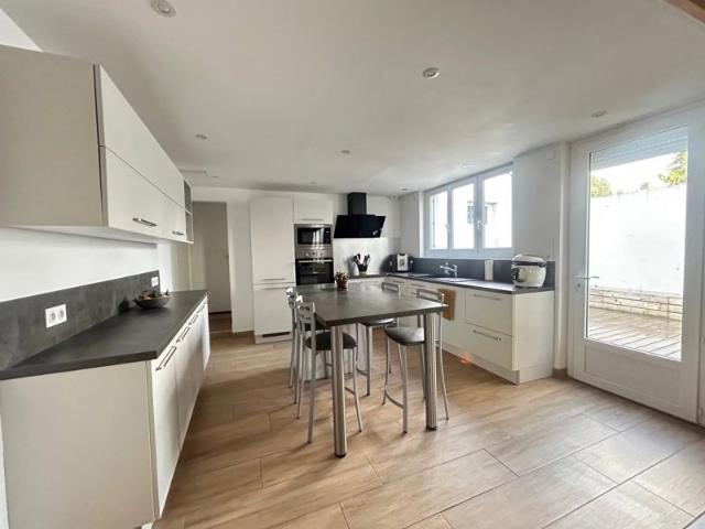 Grande Maison de Ville avec studio indépendant loué 170m2