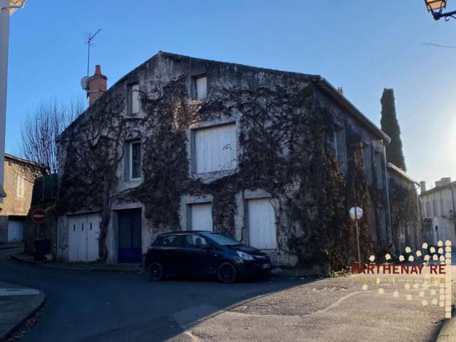 Grande maison dans centre ville de PARTHENAY
