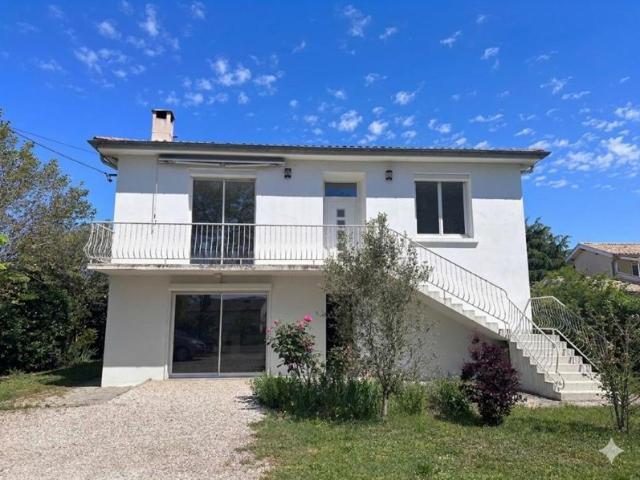 Grande maison de 179m² Volumes généreux et jardin paysager