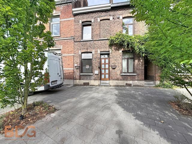 Grande maison d'habitation possibilité de colocation à 7000 Mons • Loyer: 1 800 €