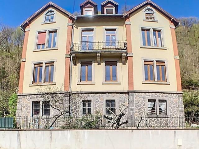 Grande maison divisible en 2 appartements 300 m² à fort po