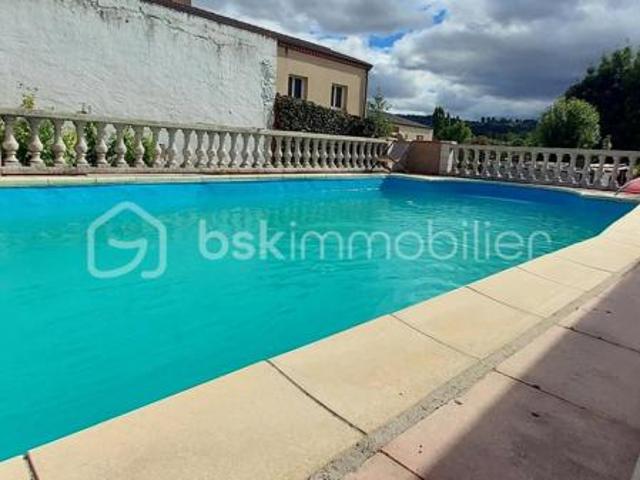 grande maison avec piscine à découvrir