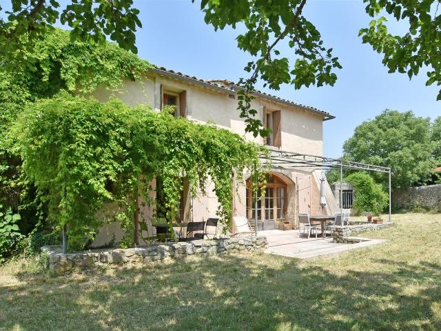 Grande maison en pierre avec jardin et potentiel supplémenta. 249m² Sommières
