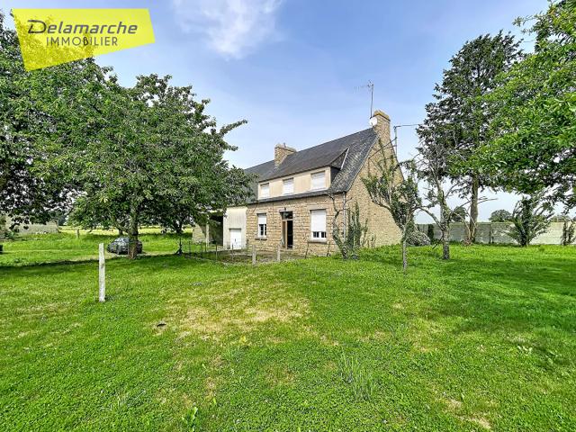 Grande maison en pierres à rénover avec dépendances à JUILLEY 50220