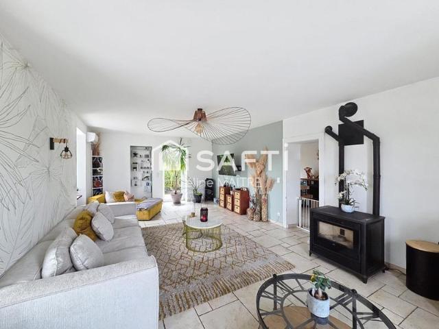 180 m² • 5 chambres • Piscine chauffée • Sous sol de 116 m²