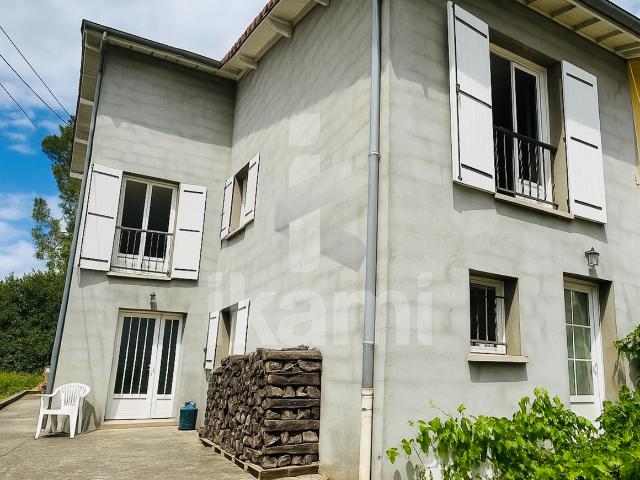 Grande maison familiale 3 chambres, cuisine fonctionnelle et grande pièce à vivre