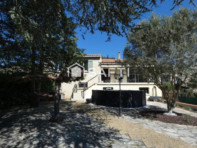 Grande maison familiale T6 4/5 chambres, 2 grands garages sur 1150m² arborés