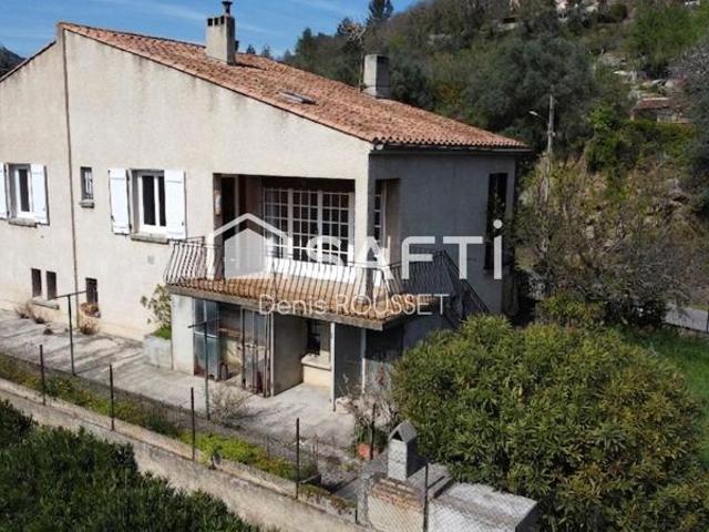 Grande maison familiale T6 de 120m² et T2 de 40m² en rez de chaussée, garage de 80m² et jardin