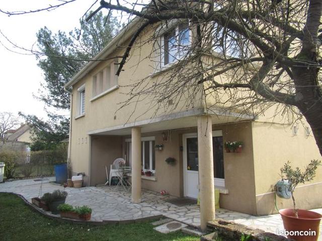 Grande maison familiale à deux pas du centre de Mantes la Jolie
