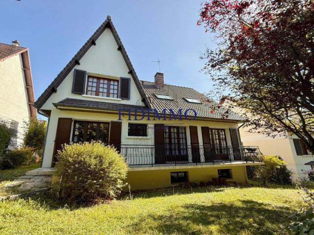 4299 Grande maison familiale au Parc du Morbras