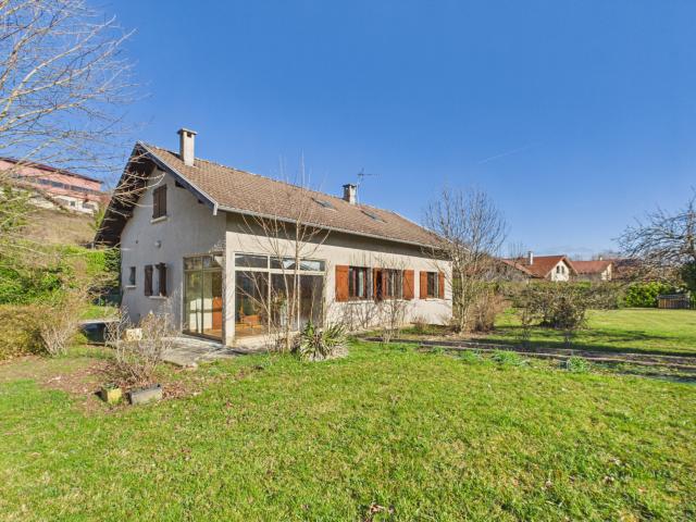 Grande maison familiale avec fort potentiel Vue Vercors 30 min Grenoble / Voiron