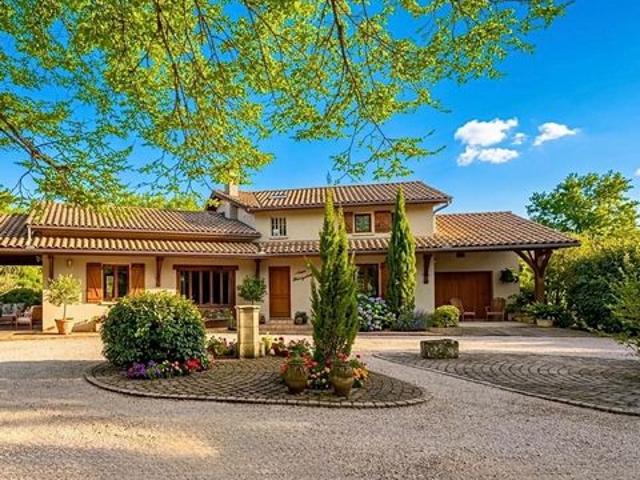 Grande maison familiale avec parc arboré