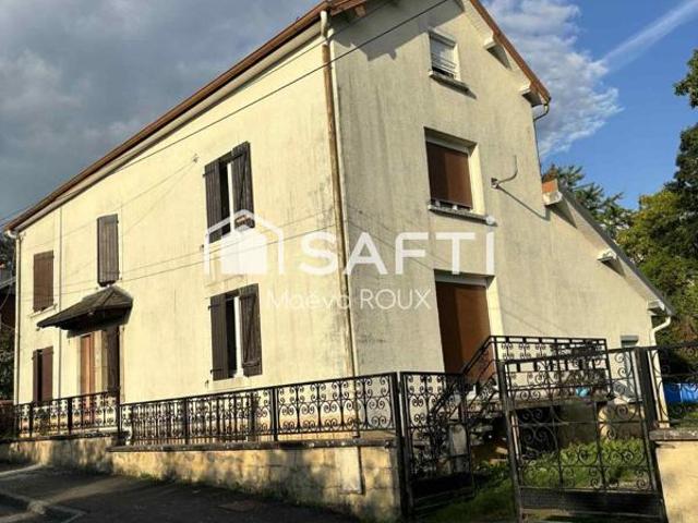 Grande maison familiale avec revenus locatifs