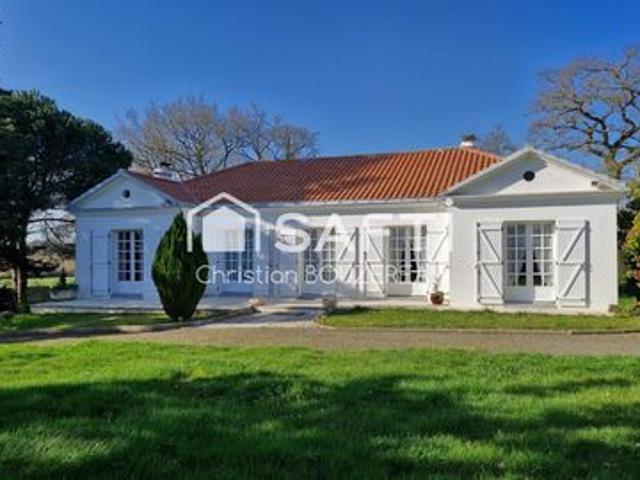 Grande maison familiale avec 5 chambres – 152 m² habitables – 2 garages – Terrain 2900 m²