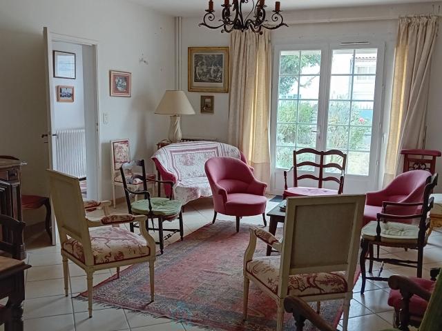 Grande maison familiale de 6 chambres sur 1200 m² de terrain avec piscine