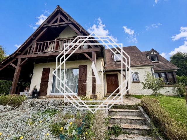 Grande maison familiale de 180 m2 sur terrain de 1 192 m2 proche de Chambly