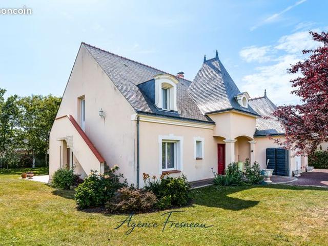 Grande maison familiale de 2001, terrasse sud et parcelle arborée de 1 200 m²