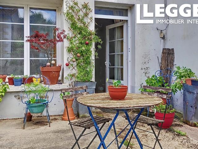 Grande Maison Familiale de 288 m² avec jardin, garage et dépendance