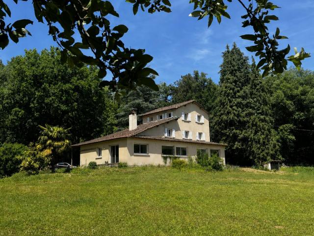 Grande maison familiale de 305 m2 sur 3 hectares