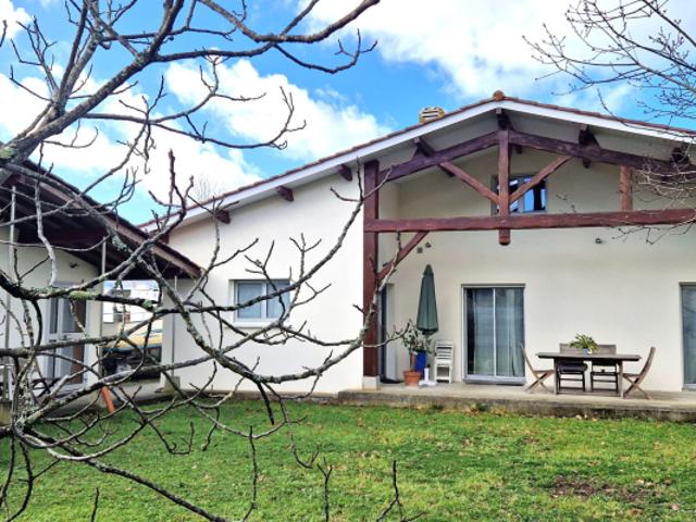 Grande maison familiale de plain pied, 166m2 avec garage