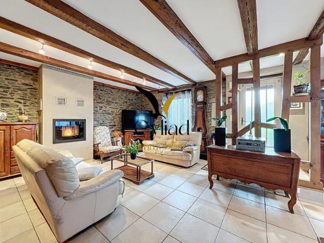 Grande maison familiale en pierre à deux pas des plages Canca