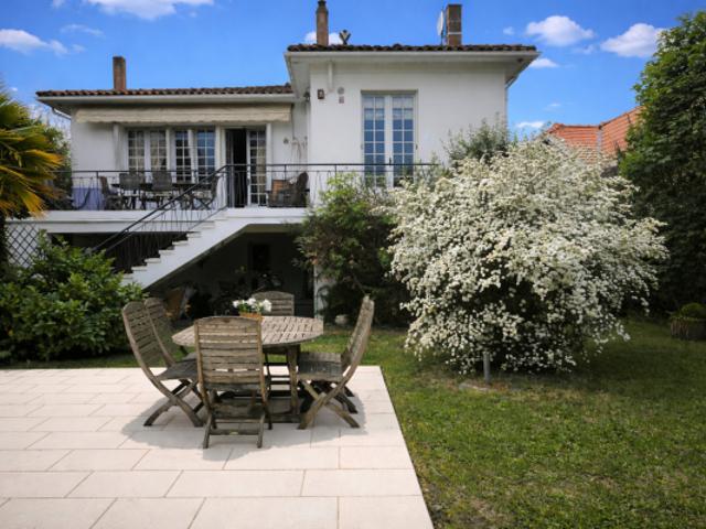 Grande maison familiale en plein centre de Bordeaux Cauderan