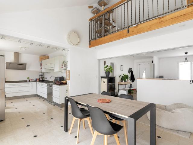 Grande maison familiale La Ferté Alais, proche commerces et RER D