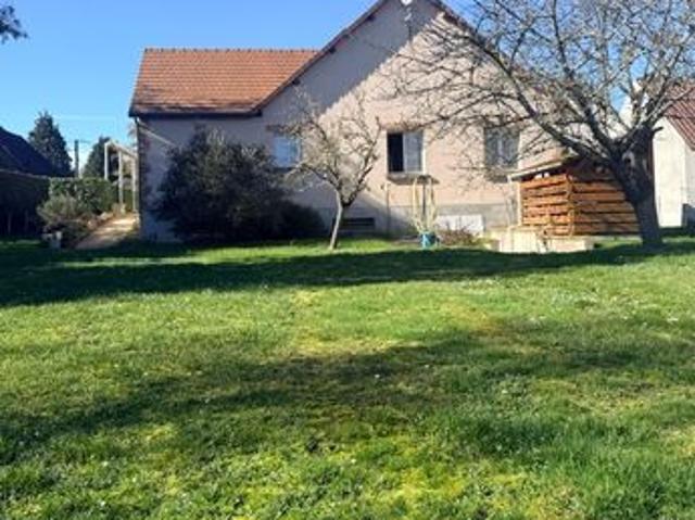 Grande maison familiale lumineuse avec sous sol total sur 2960 m² de terrain clos – Calme absolu à Pruniers en Sologne