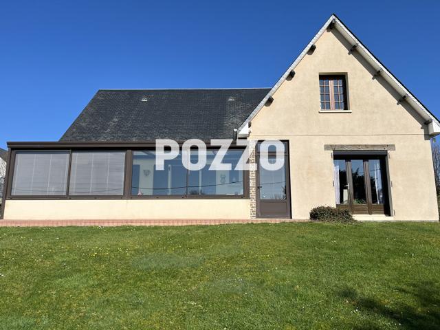 Grande maison familiale proche de toutes commodités située à Marigny le Lozon