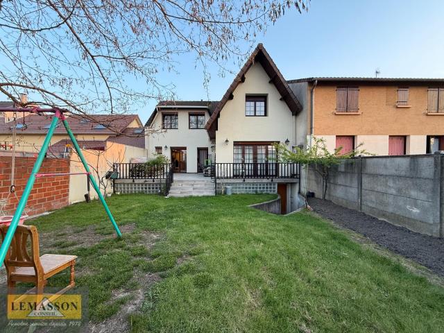 Grande maison familiale sur 443 m2 de terrain