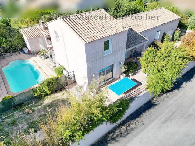 Grande maison famillaie T7 de 163 m2 4 faces avec piscine