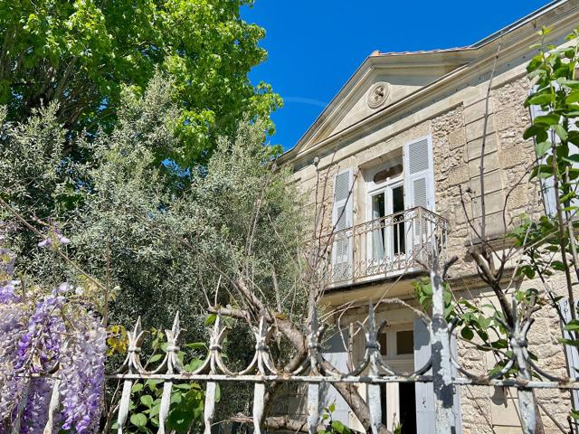 Magnifique Maison de Maitre Girondine avec maison d'amis sur. 311m² Vélines
