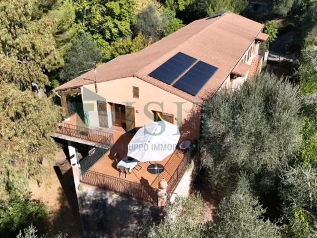 GRANDE MAISON HAUTEUR DE NICE 9 PIECE