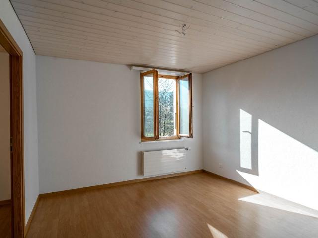 Grande maison individuelle avec 3 appartements Surface habitable exceptionnelle! Dreamo. Ch