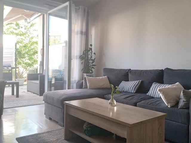 GRANDE MAISON LUMINEUSE 5 PIECES AVEC TERRASSE JARDIN ET PARKING