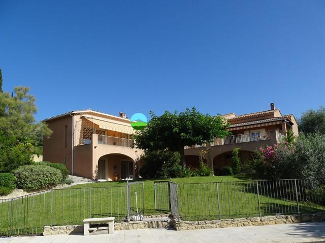 Grande maison proche Bédoin, vue, jardin et piscine 228m² Flassan